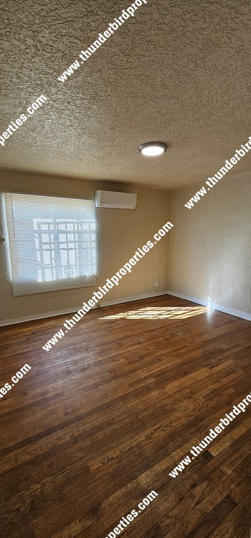 Photo - Ross Duplex Unidad 3503