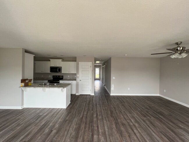 Photo - 7054 White Pine Ave