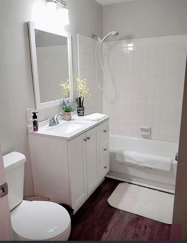 Building Photo - 8616 Hickory Ave