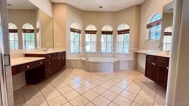 Photo - 9546 Worswick Ct