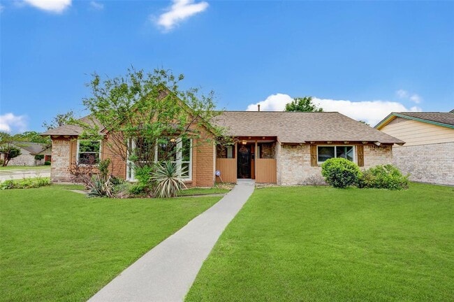 Photo - 5403 Clift Haven Dr House