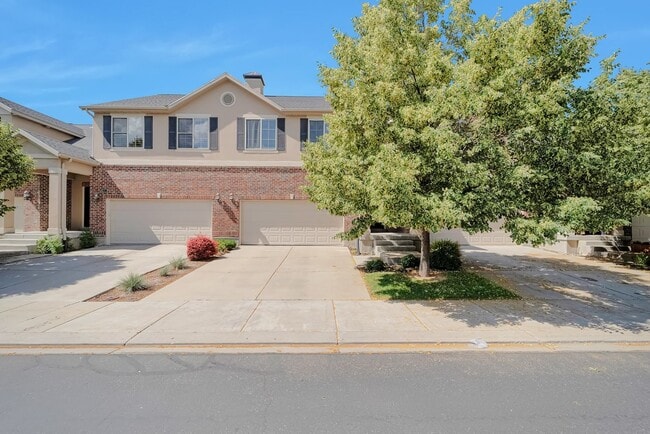 Beautiful 3 Bed Ivory Ridge T/home w 2 car... - Beautiful 3 Bed Ivory Ridge T/home w 2 car...