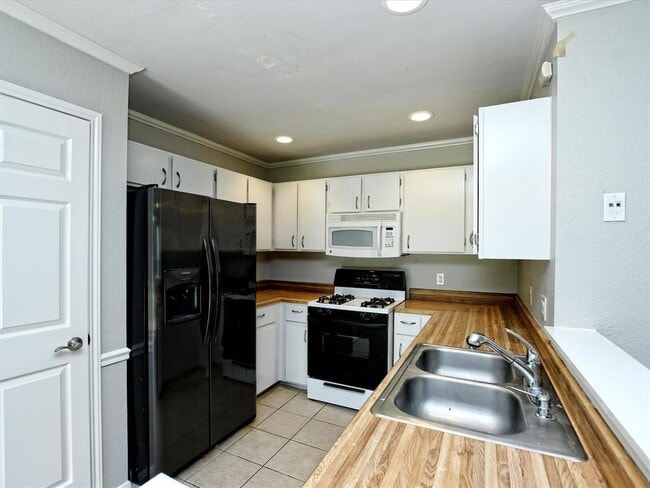 Photo - 806 Sunny Ln