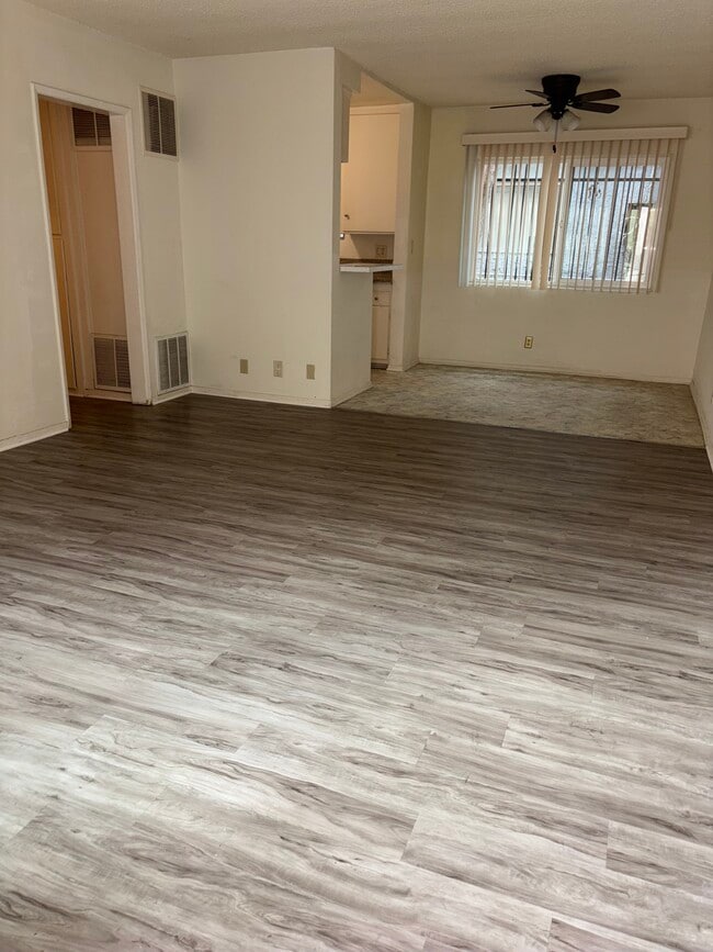 Photo - 11661 Ohio Ave Unidad #1