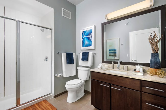 Photo - 438 W Huron St