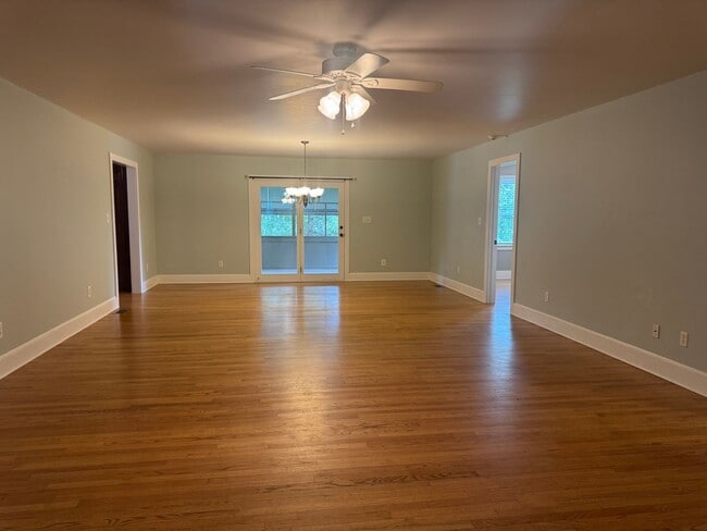 8024 Bradford Ln
