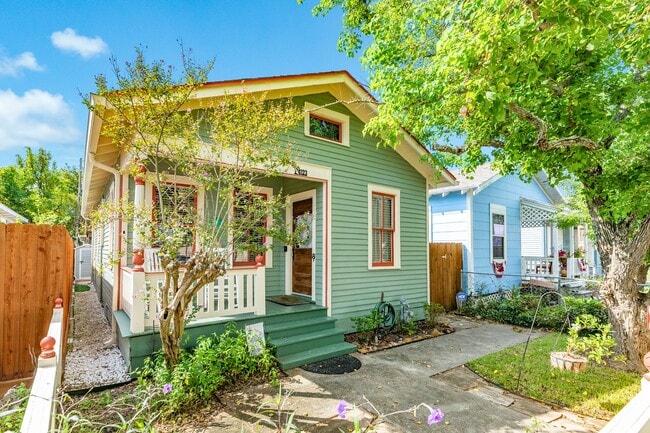 Photo - 4123 Avenue Q