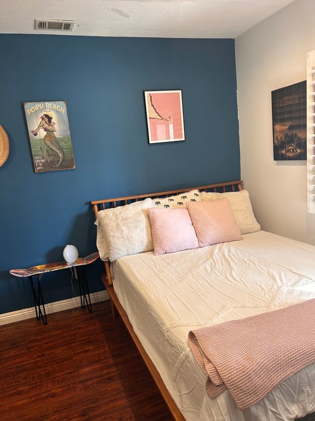 Photo - 4717 S Van Ness Ave