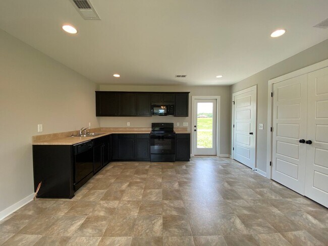 Photo - Home for Rent in Talladega, AL!!! Available to View with 48 Hours Notice!