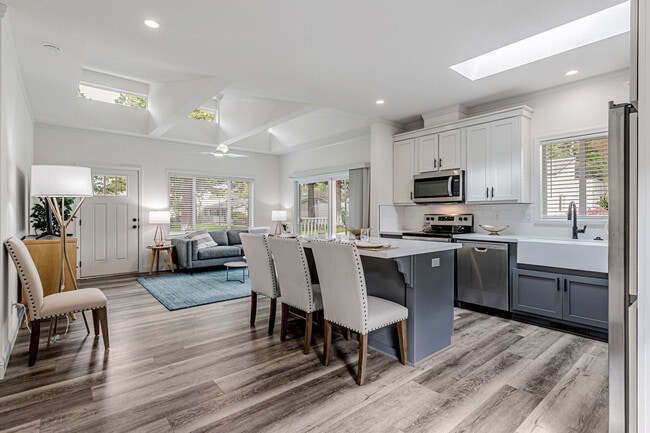 Photo - Capitola Gardens