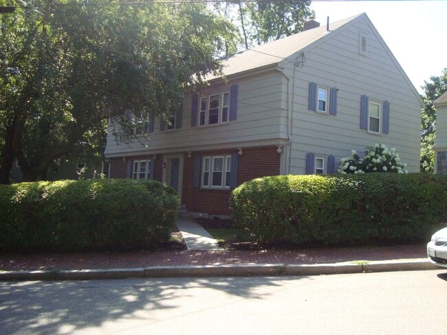 Building Photo - C/O Dirigo Management Company Unit 0802