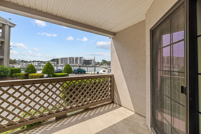 Building Photo - 401 Harbour Point Rental