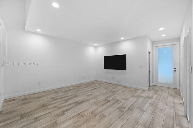 Photo - 1240 Weeping Willow Way