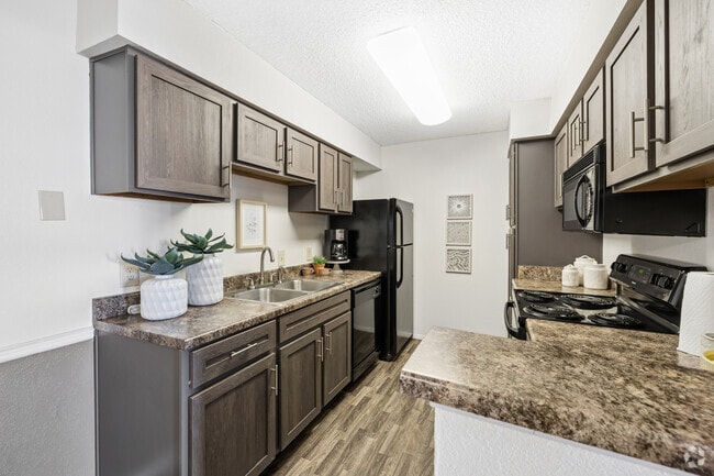 1BR, 1BA - 725SF - Kitchen