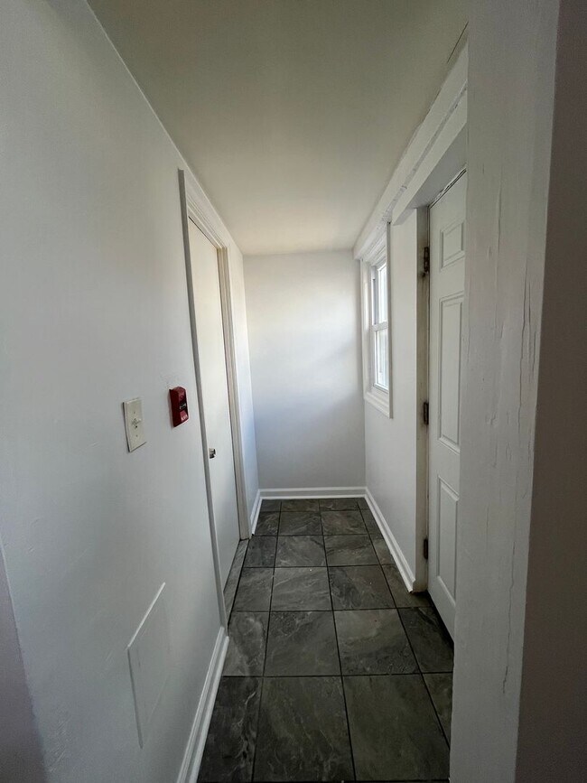 Photo - 2600 E Somerset St Unidad 2