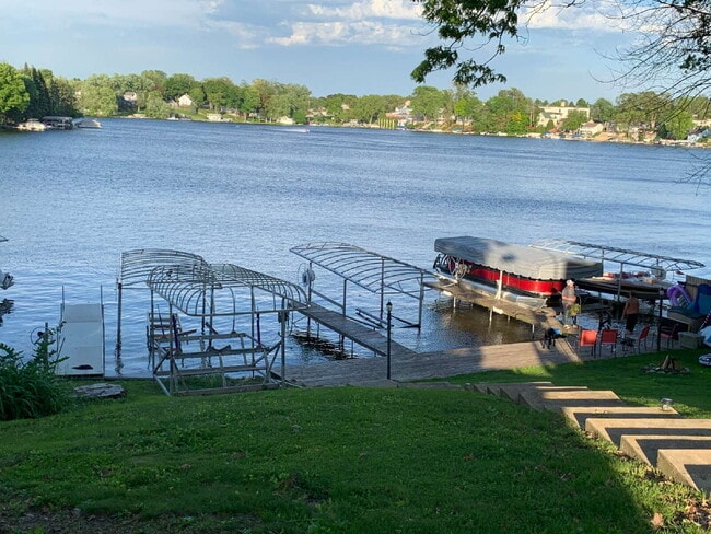 Photo - Quaint 2 bedroom, plus den, 1 bath on Okauchee Lake
Appliances included: Microwave, Stove, Refrig...