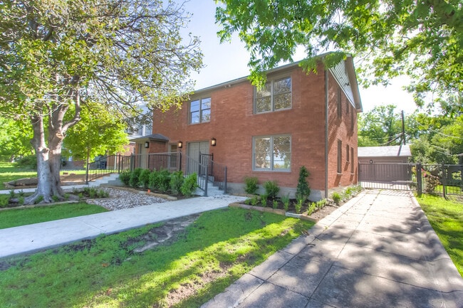 Building Photo - Fantastic Remodel in a Perfect Location! Rental