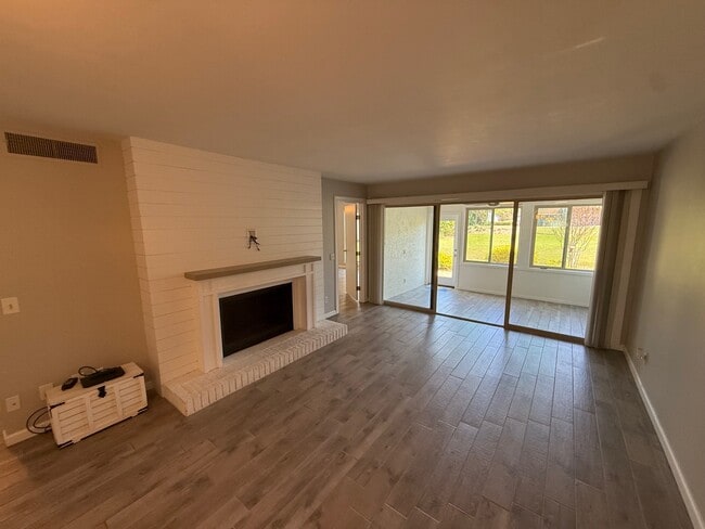 Photo - 4300 Bay Point Rd