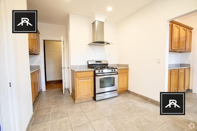 Building Photo - 3 bedroom in Brighton MA 02135 Unit 1 Rental