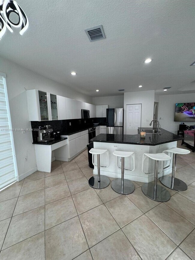 Photo - 10873 NW 71st St