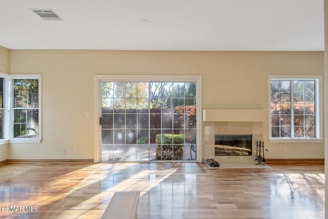 Photo - 5608 Roundtree Pl