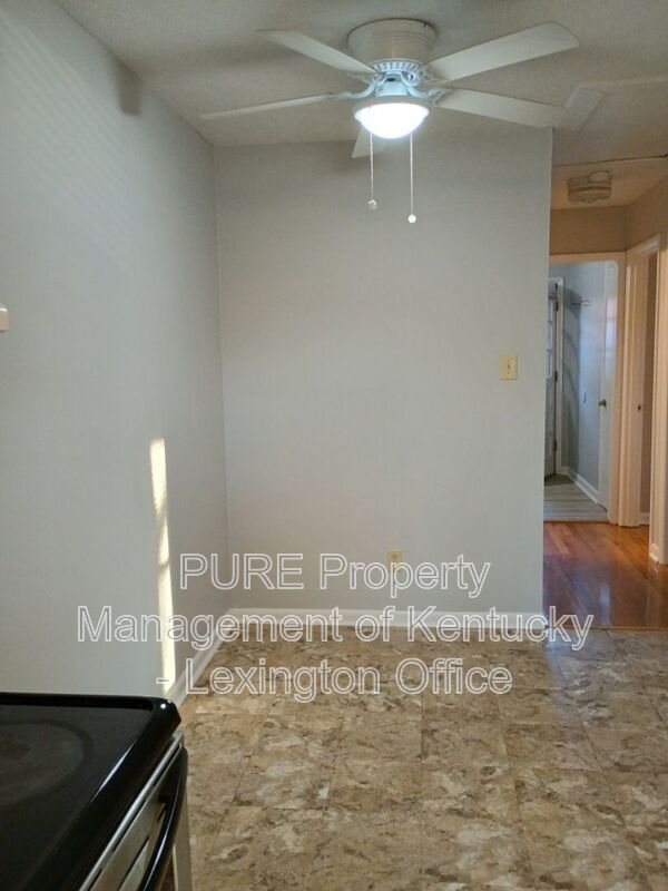 Photo - 3510 Lansdowne Dr Unit B
