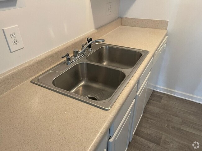 Building Photo - Modern 2-Bed, 1-Bath Oasis with Central Ai... Unit P-F1 Rental