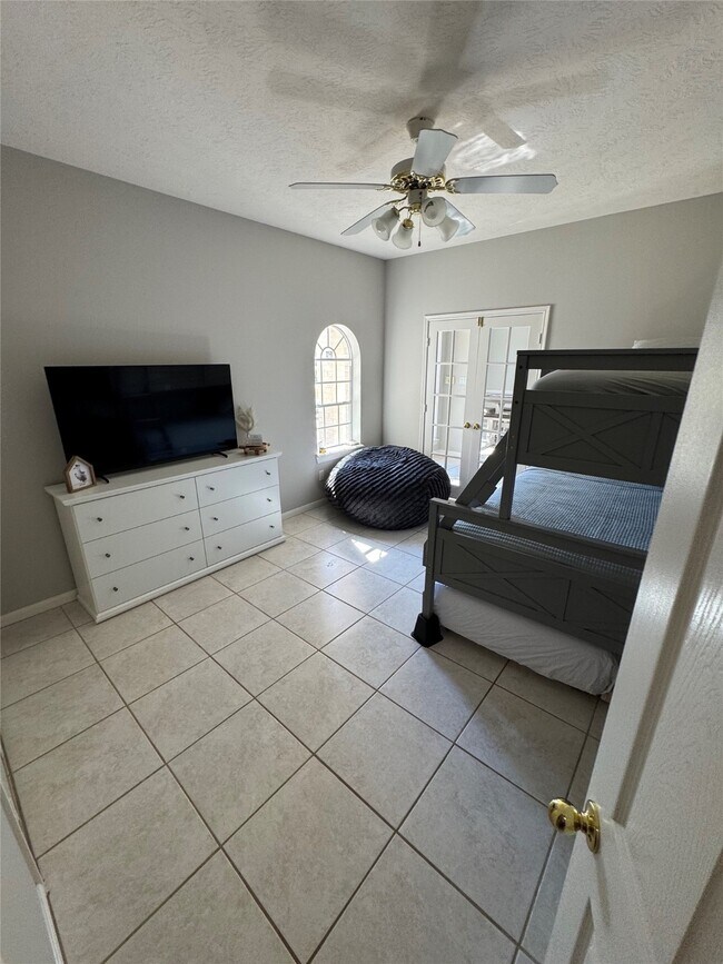 Photo - 14024 Shoreline Dr