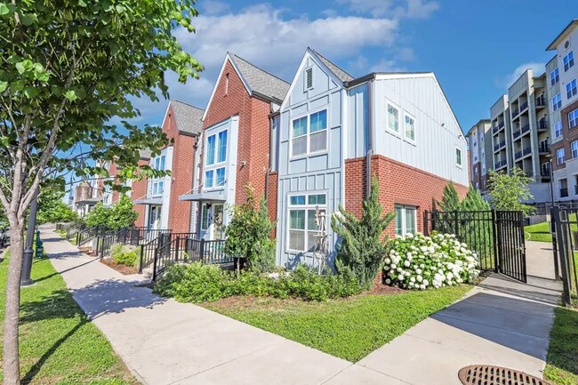 Photo - 607 Lenore St