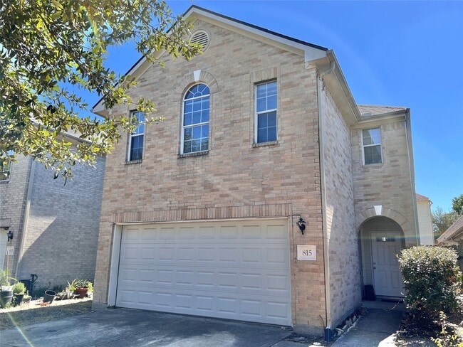 Photo - 815 Forest Ivy Ln