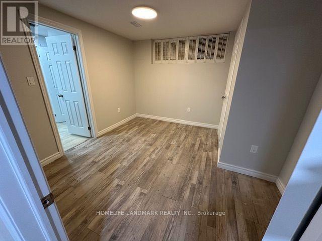 Photo - 542 Wingrove Crescent