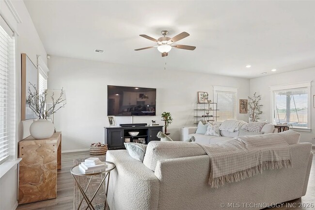 Photo - 7412 E 89th Pl N