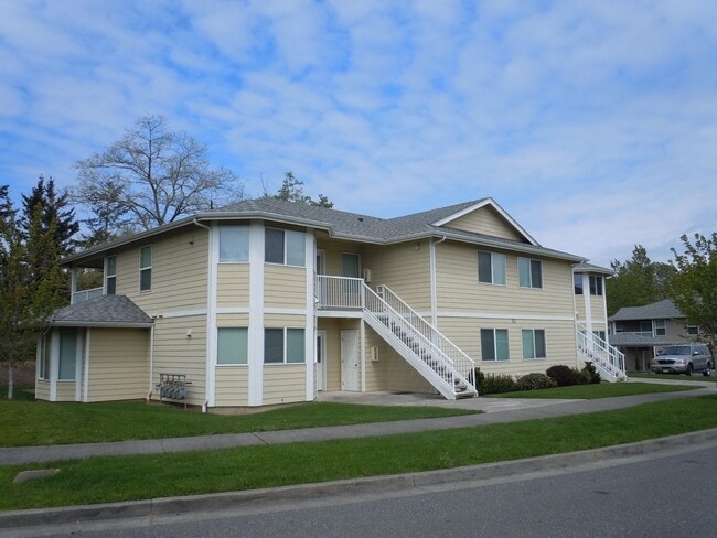Building Photo - 917 Orchid Pl Unit 202