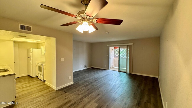Photo - 4211 E Palm Ln Unit 202