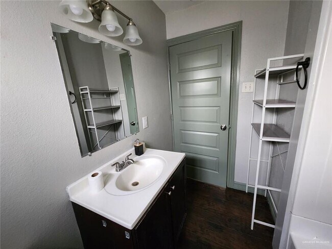 Photo - 20 Thornton St