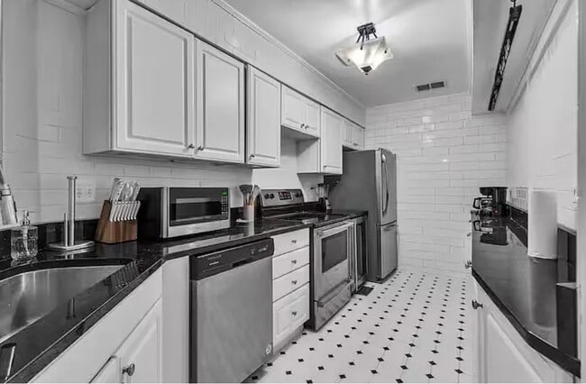 Photo - 448 N Aberdeen St