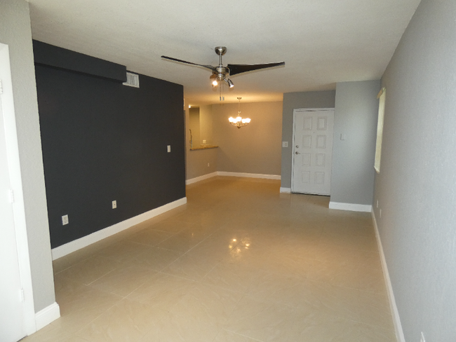 Building Photo - 2803 NW 33rd St Rental