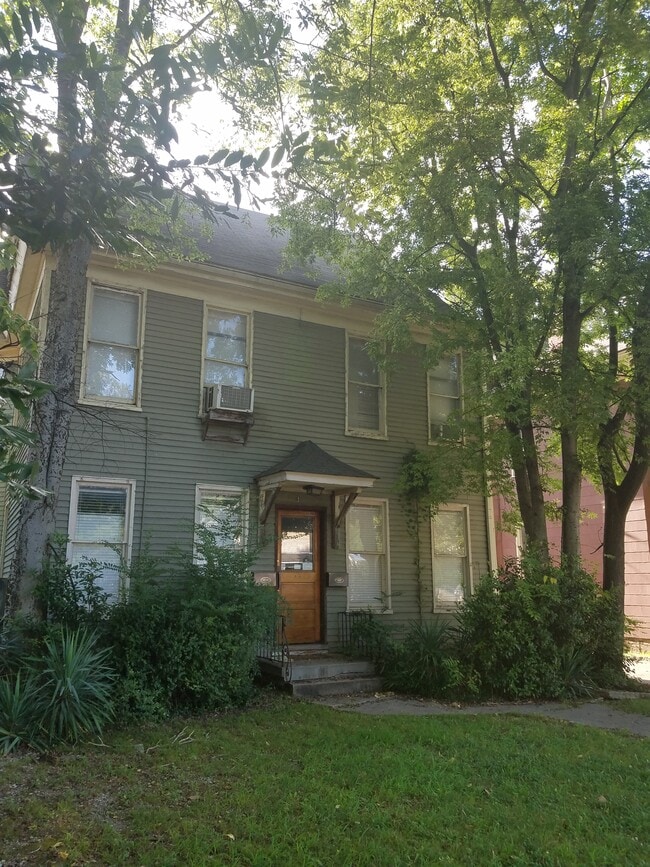 Building Photo - 41 S McLean Blvd Unit #3 upstairs Rental