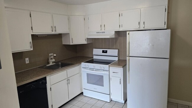 Photo - 176 Maple Ave Unit 1-31