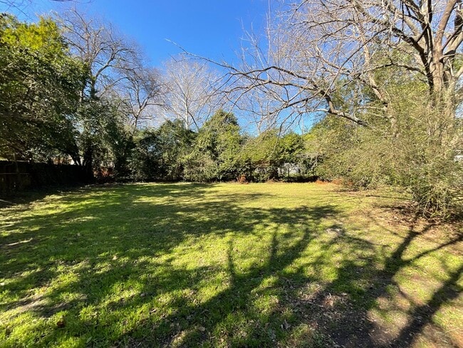 Photo - ****Rent Special***** 50% off the first re...