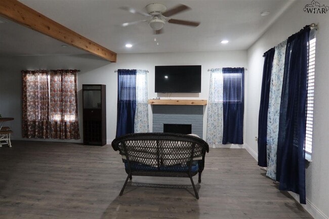 Photo - 707 N Foley St