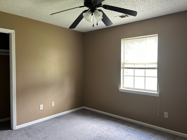 Photo - FALL MOVE-IN SPECIAL: 50% OFF 1st MONTH'S ...
