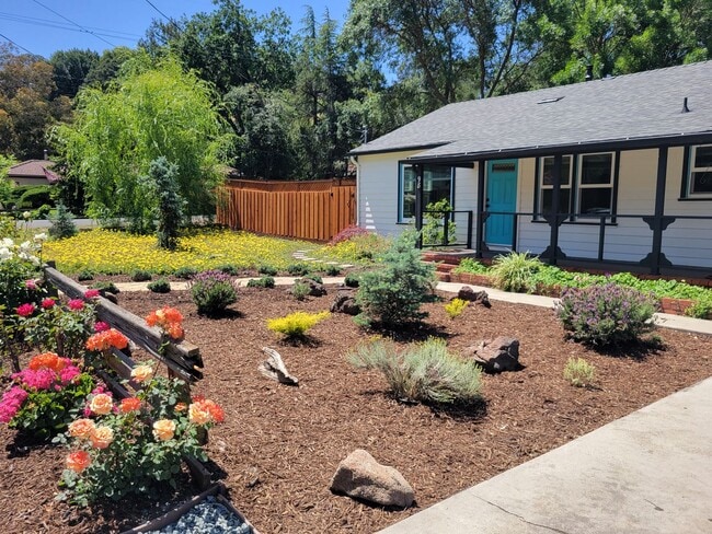 Photo - Super Cute Cottage on Large Lot in Quiet Area