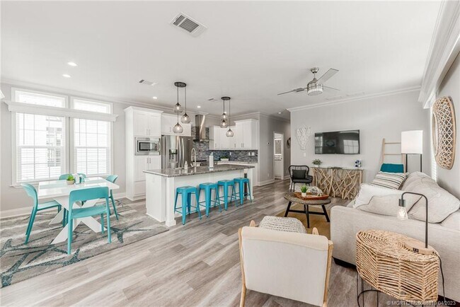 Photo - 379 NE Wharf Way Rental