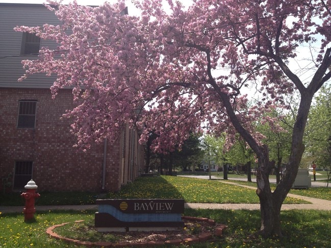 Bayview Apartments - Suder Point Luxury Apartments