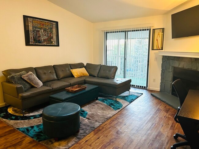 Photo - 910 S Walden St Unit 208