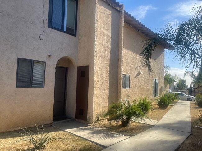 Photo - 2+1.5 READY NOW! Unit C