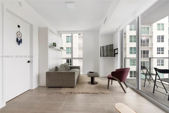 Photo - 227 NE 2nd St Unidad 2602