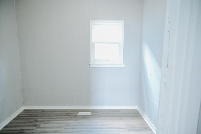 Photo - 2403 Blondo St