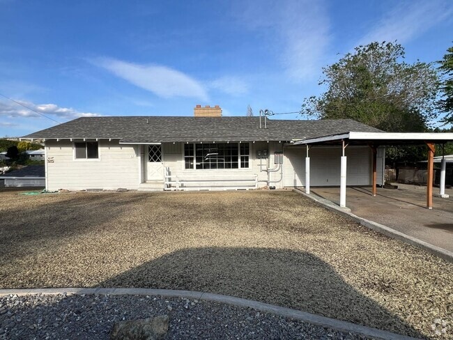 Building Photo - 3211 Burch Mountain Rd Unit 3211 Burch Mountain Rd #A Rental